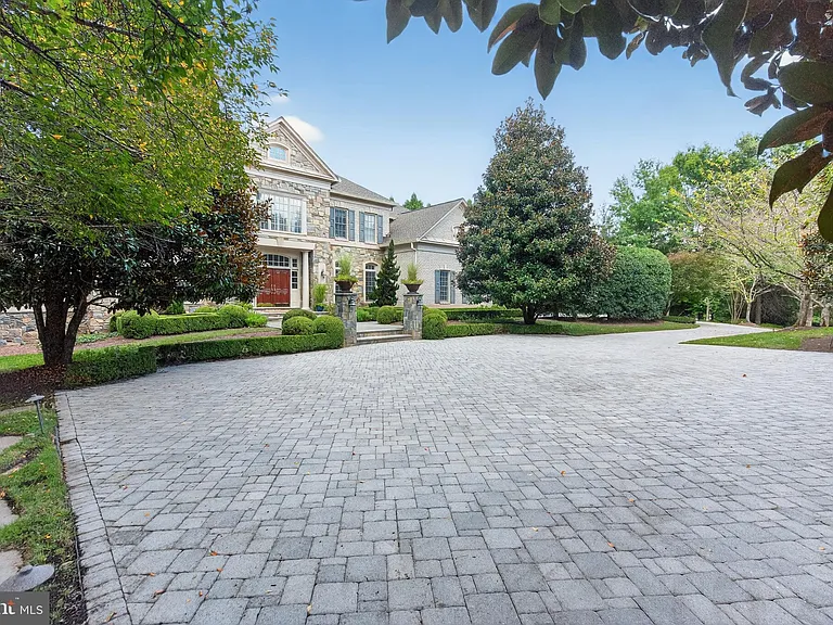 9864 Walker Glen Ct — Photo 15