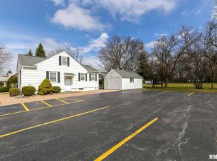 2412 41st St, Moline, IL 61265
