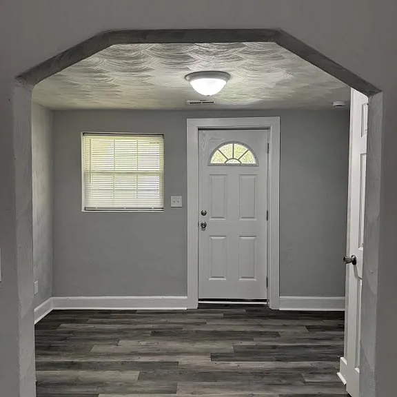 1033 Mapole Ave — Photo 1