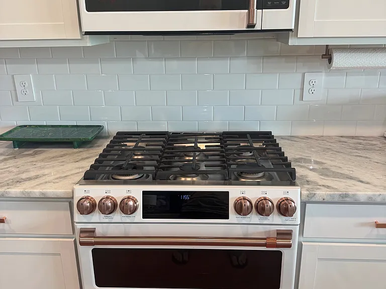 Cafe gas stove with duel ovens and microwave