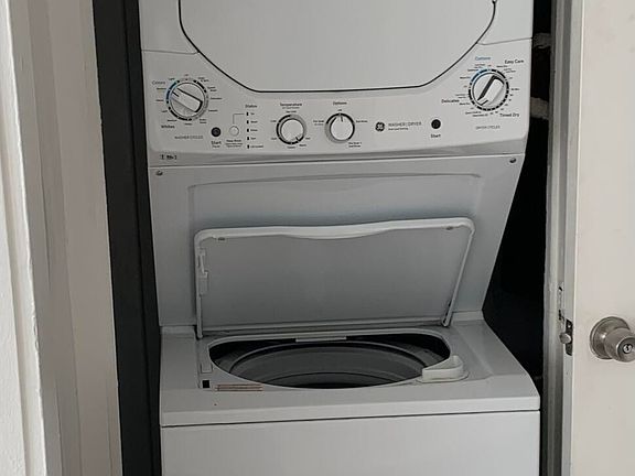 5th image of 729 Riverside Dr #A