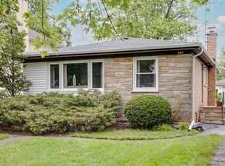 569 Sumac Rd, Highland Park, IL 60035