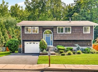 10 Lighthouse Court, Stony Point, NY 10986
