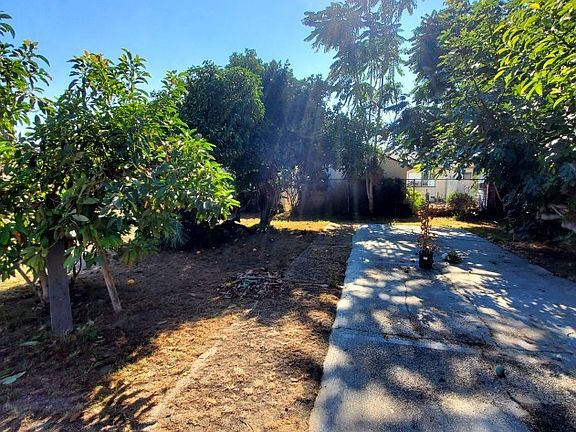 3rd image of 12440 Elliott Ave