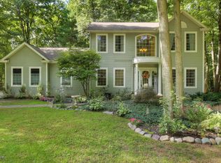 5739 Woodbriar Dr NE, Belmont, MI 49306