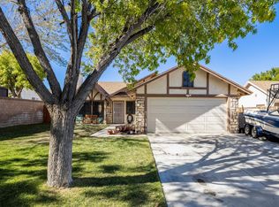 43031 Fairlee Dr, Lancaster, CA