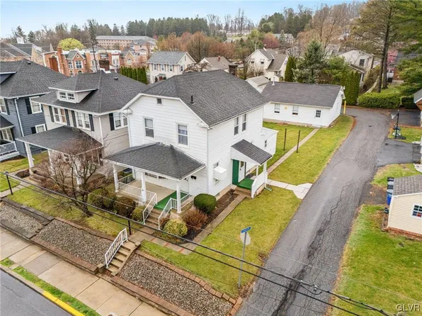 207 N Green St, Nazareth, PA 18064