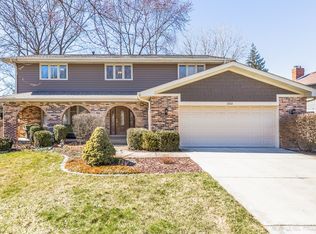 2153 Cherrywood Cir, Naperville, IL 60565