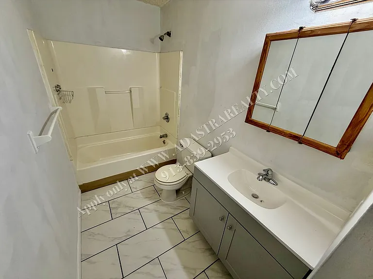2330 N 75th Ter — Photo 12
