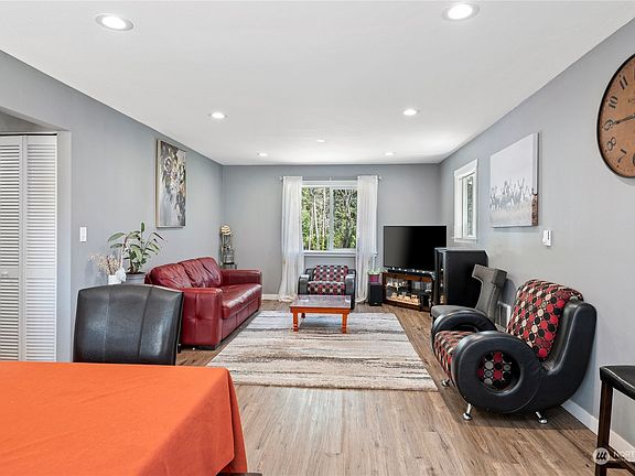 4th image of 14019 98th Street Ct NW
