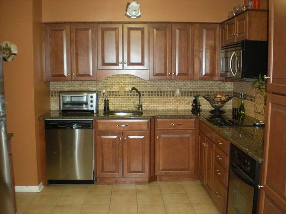 Granite counters & Stainless Appliances