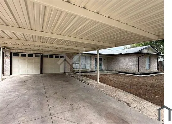 3 bed, 1948 sqft, $2,100 — Photo 3
