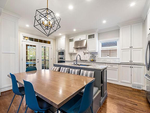 Kitchen and eat in area