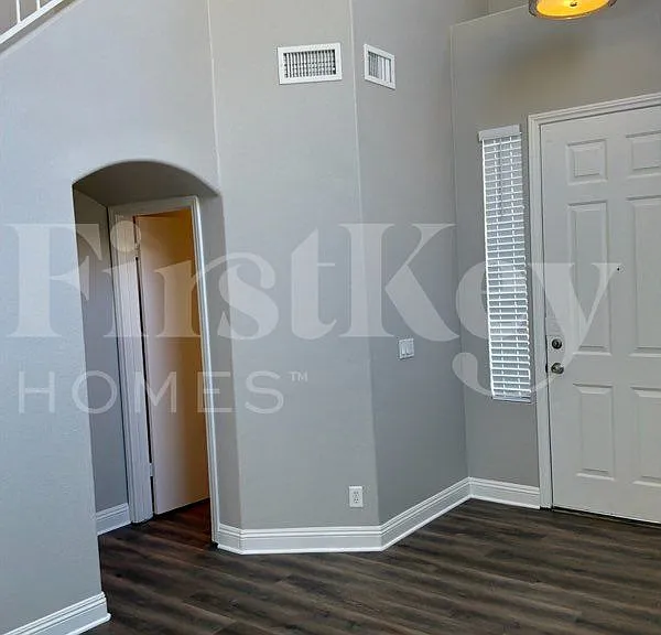 971 Whispering Grove Ave — Photo 4