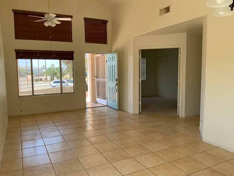 470 Acoma Blvd S #110 — Photo 6