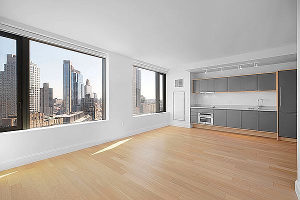 1st image of 10 City Pt APT 35J