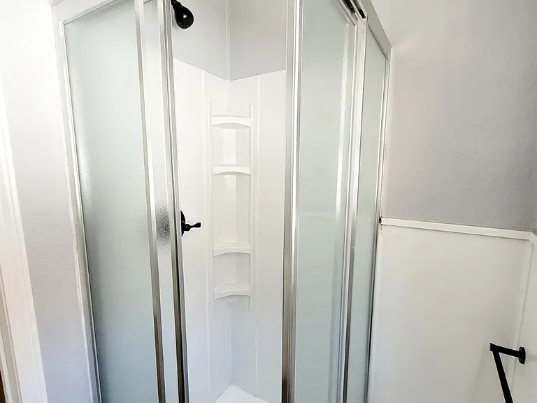 5248 Euclid Ave — Photo 18
