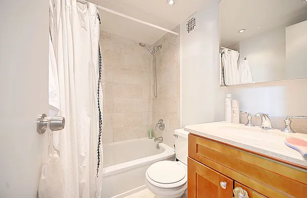 Rented by Urbane Brokerage | media 13