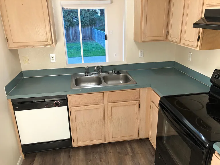 2813 J Ct SE #A — Photo 10