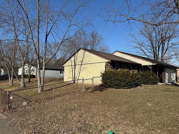 3rd image of 3120 N Pawnee Dr