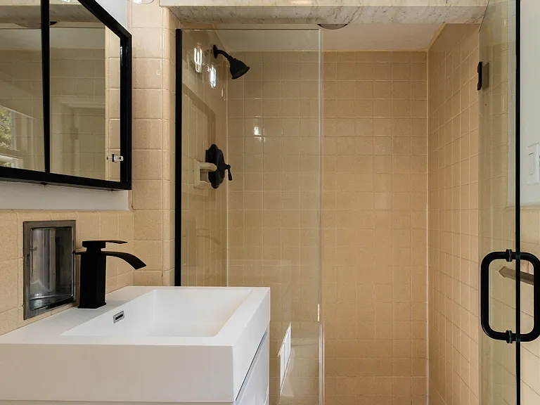 1390 Paxon Pl — Photo 32