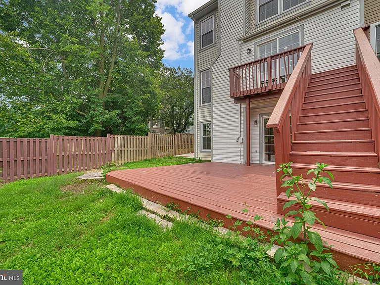 8101 Chelaberry Ct — Photo 36