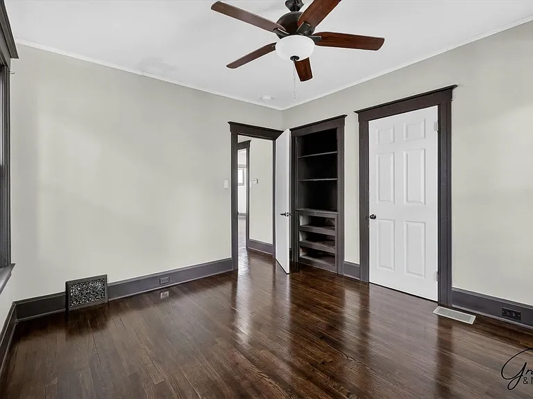 1923 W Bethune - James Landy — Photo 14