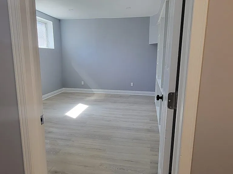 19 Saint Andrews Blvd #BASEMENT — Photo 19