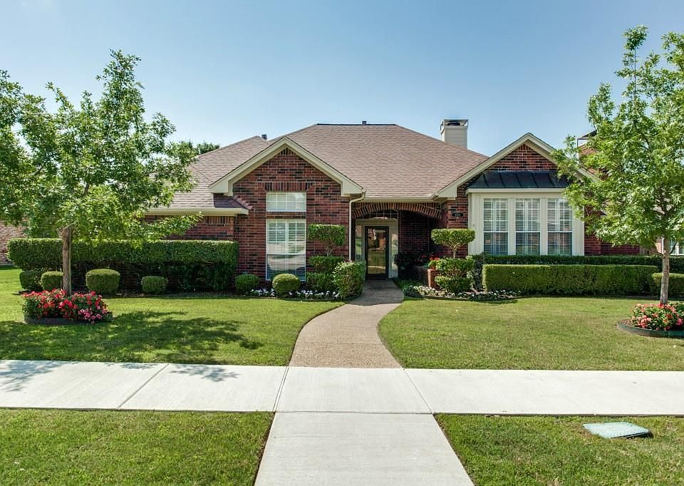1st image of 2204 Lorraine Dr