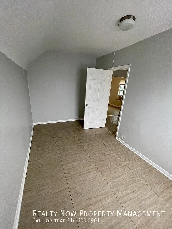 3263 Fulton Rd — Photo 4