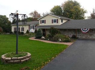 7732 Chapman Dr, Ontario, NY 14519