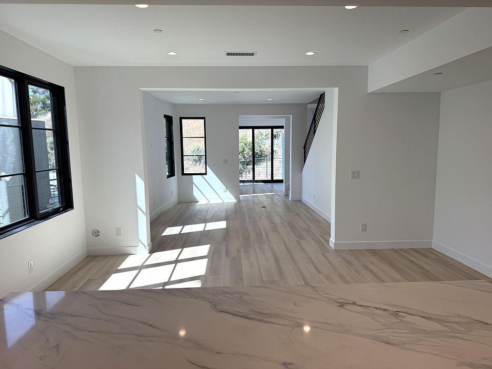 NEW CONSTRUCTION spacious, open downstairs floor plan