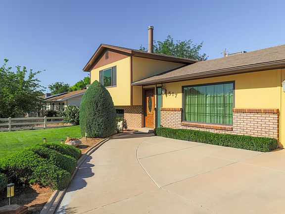2nd image of 517 N Saguaro Dr