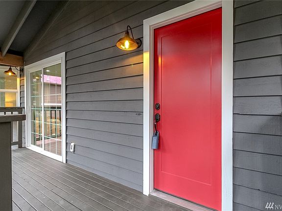 2nd image of 1200 210th Ave NE