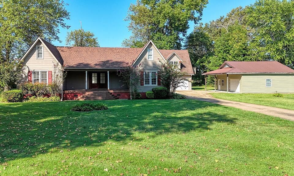 1st image of 156 Maple Ln