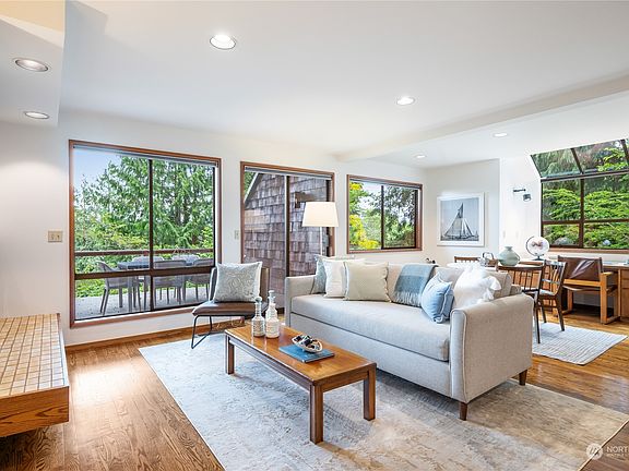 3rd image of 13573 41st Avenue NE