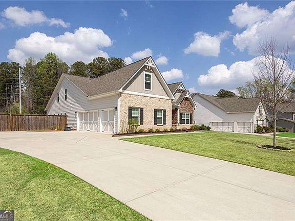 3rd image of 2808 Blandwood Rd