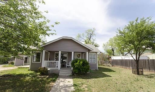 1st image of 1819 W Avenue L