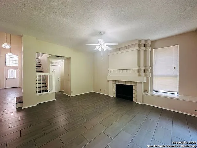3235 Tree Grove Dr — Photo 8