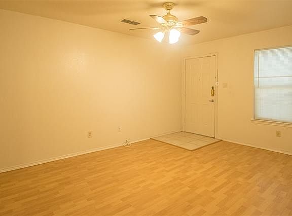 3rd image of 924 S Avenue B APT 2