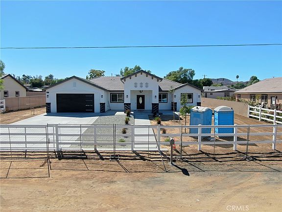 4th image of 20541 Hunter St