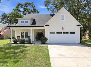 813 Bluebird Dr, New Bern, NC 28560