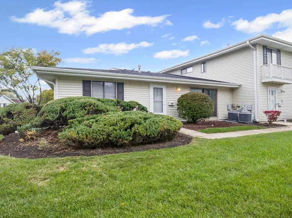 1336 Wakeby Ln #1336, Schaumburg, IL 60193