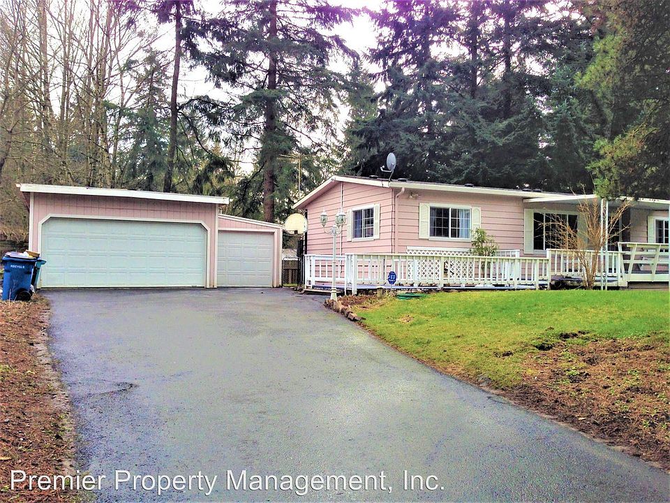 1st image of 4709 NE 105th Cir