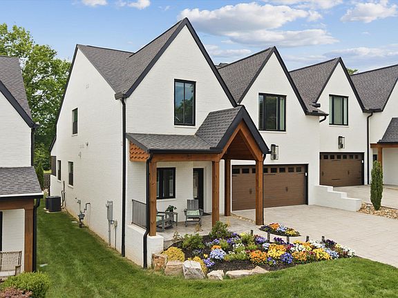 2nd image of 511 Brunello Way