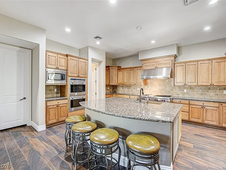 8490 Via De Bellasidra Ct — Photo 20