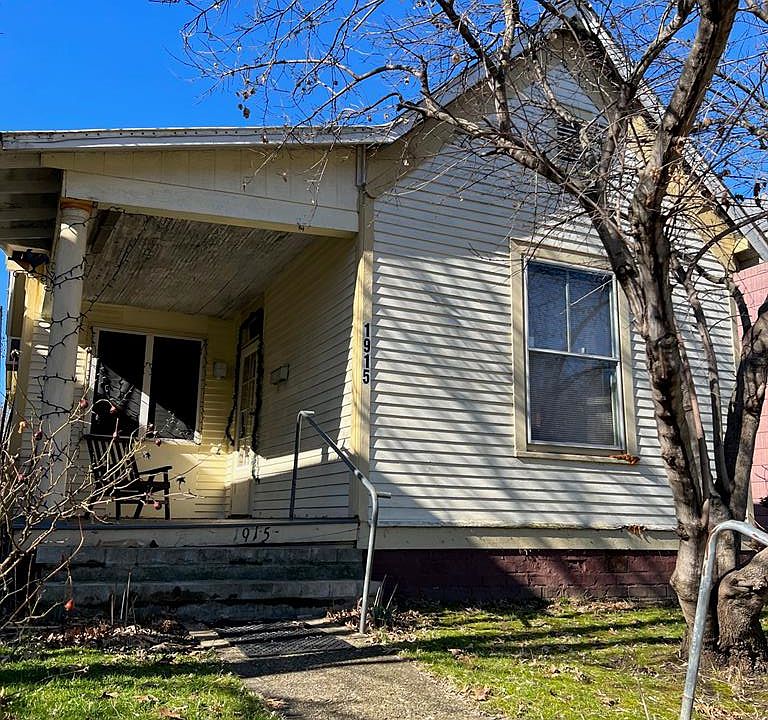 1st image of 1915 Summit St