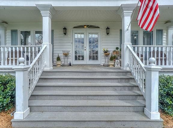 3rd image of 114 Keel Ct