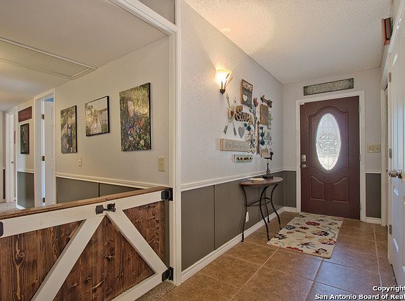 5th image of 126 Creekview Dr