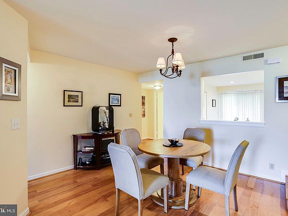 5th image of 2116 Chesapeake Harbour Dr E #T1